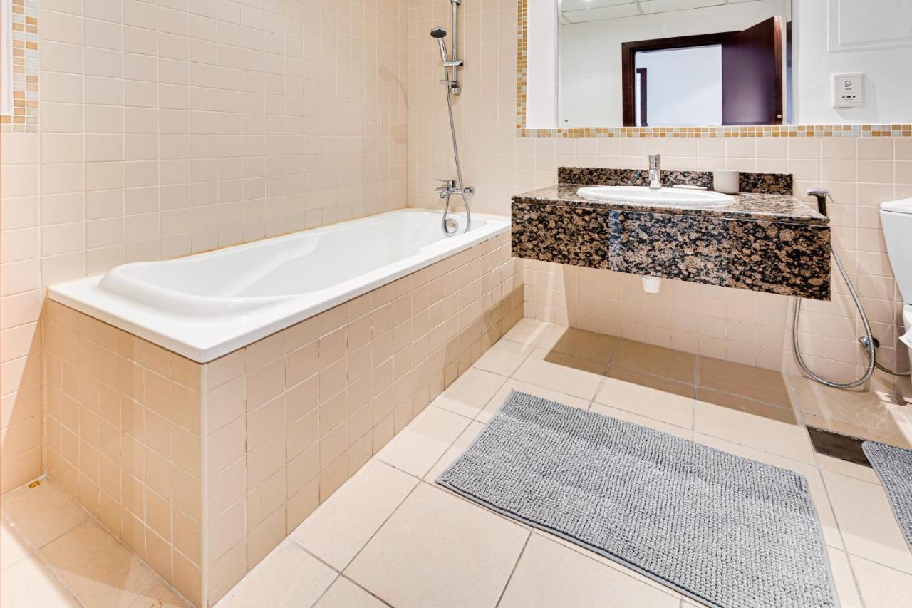 2 Bd Apartment In Bahar Jbr 迪拜 外观 照片